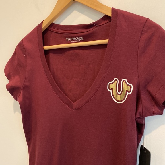 NEW True Religion Women’s V Neck Logo Tee - Picture 2 of 6